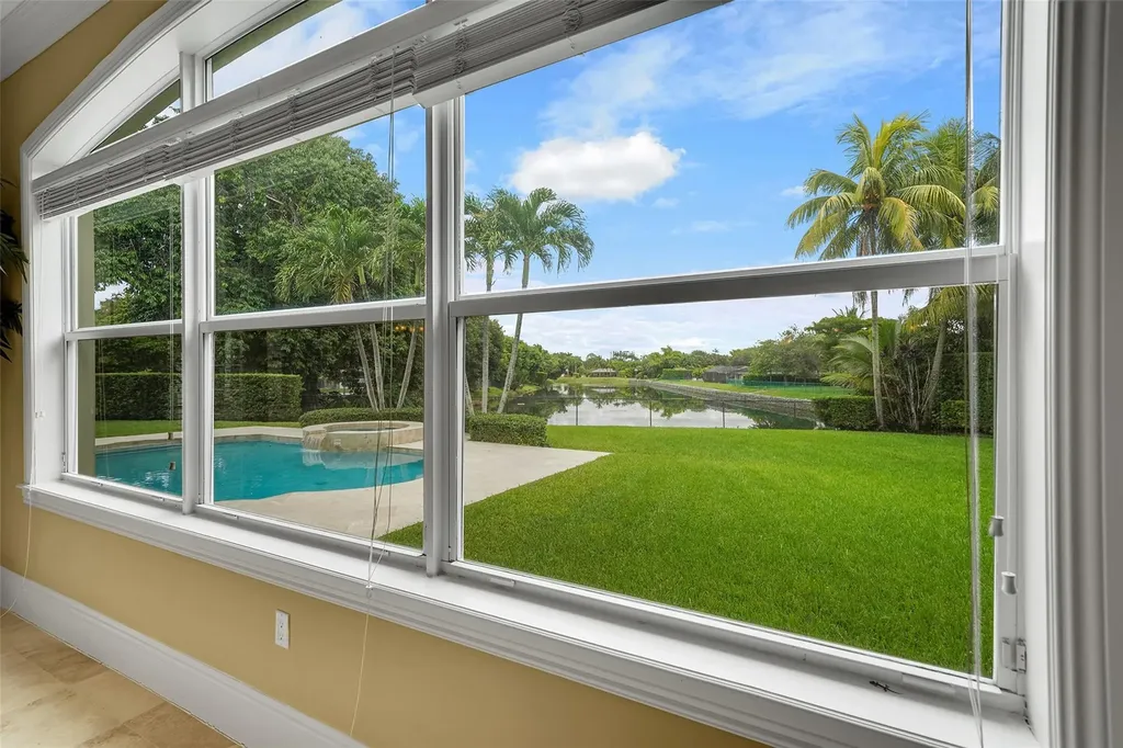 11001 SW 75th Court Pinecrest FL 33156