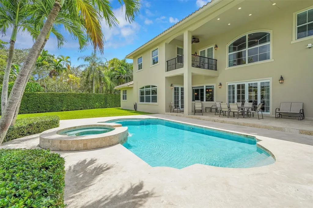 11001 SW 75th Court Pinecrest FL 33156