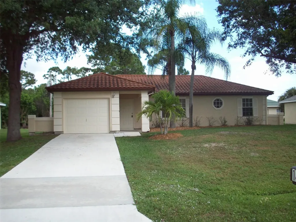 1487 SW Leisure Lane Port St Lucie FL 34953