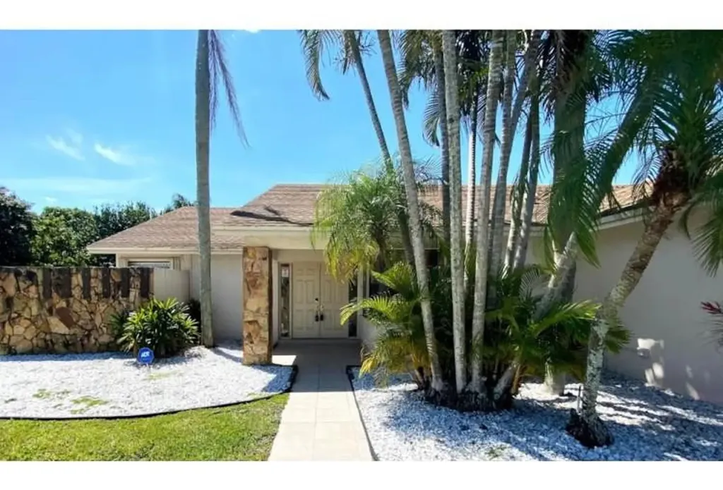 9811 Majorca Place Boca Raton FL 33434