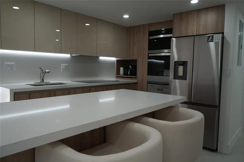 6941 Carlyle Avenue Miami Beach FL 33141