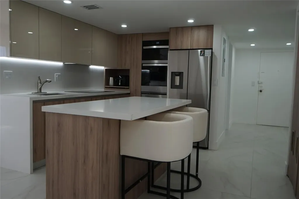 6941 Carlyle Avenue Miami Beach FL 33141