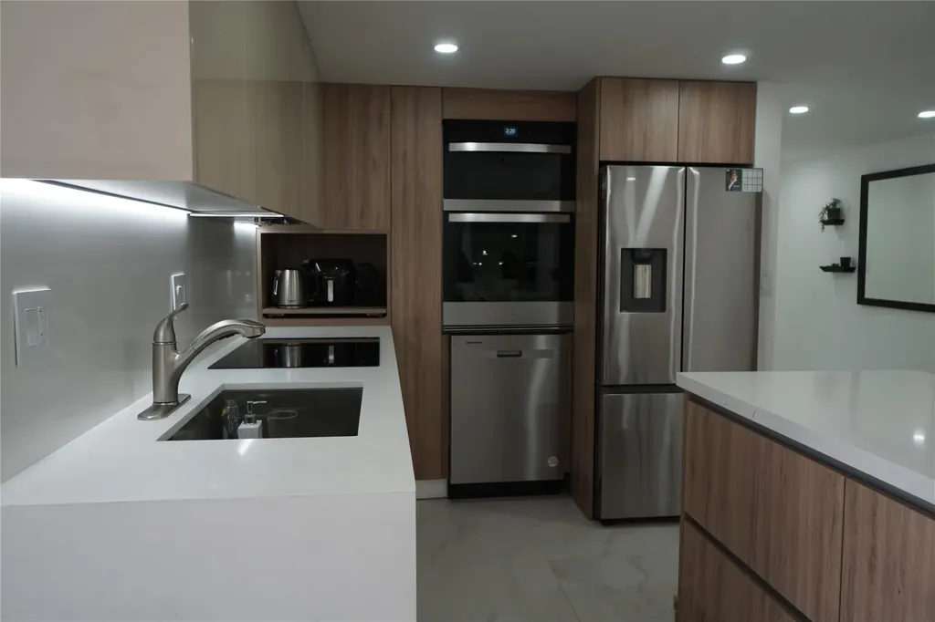 6941 Carlyle Avenue Miami Beach FL 33141