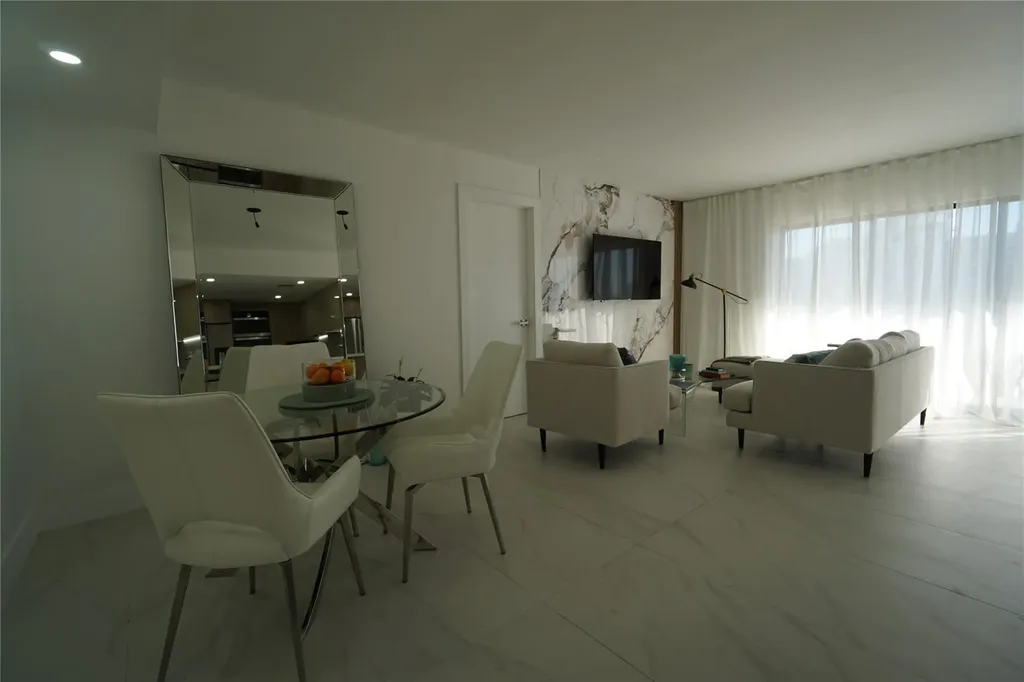 6941 Carlyle Avenue Miami Beach FL 33141