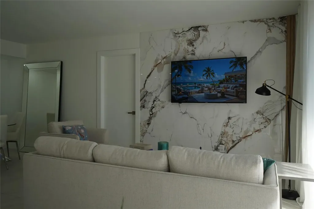 6941 Carlyle Avenue Miami Beach FL 33141