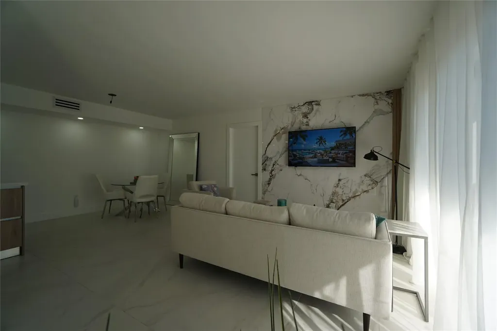 6941 Carlyle Avenue Miami Beach FL 33141