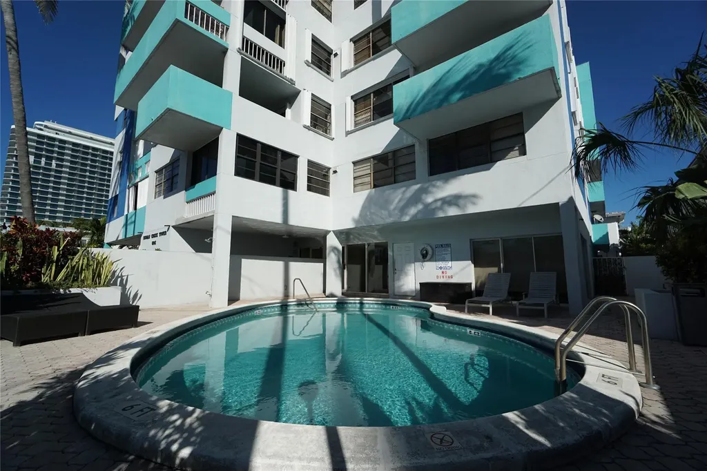 6941 Carlyle Avenue Miami Beach FL 33141