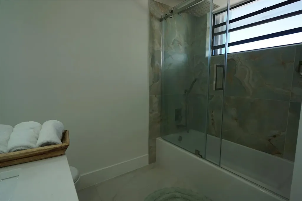 6941 Carlyle Avenue Miami Beach FL 33141