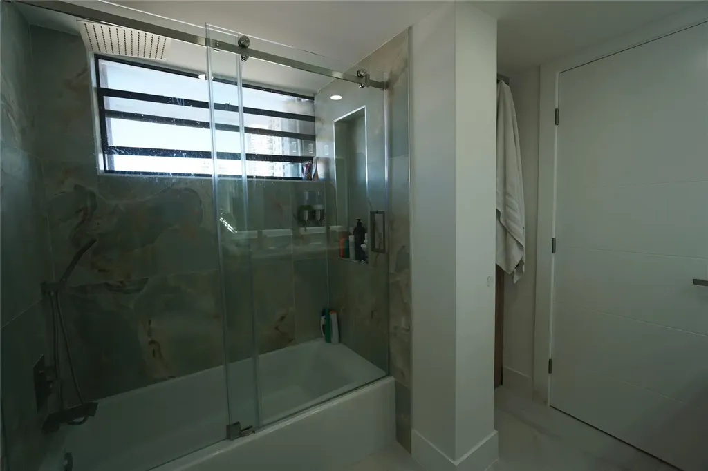 6941 Carlyle Avenue Miami Beach FL 33141