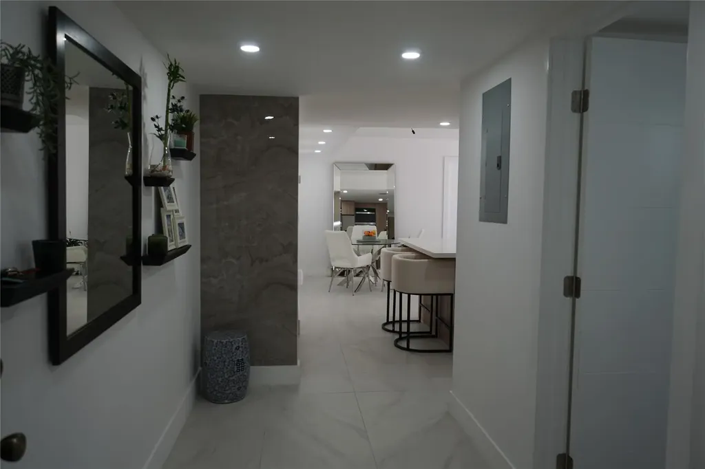 6941 Carlyle Avenue Miami Beach FL 33141