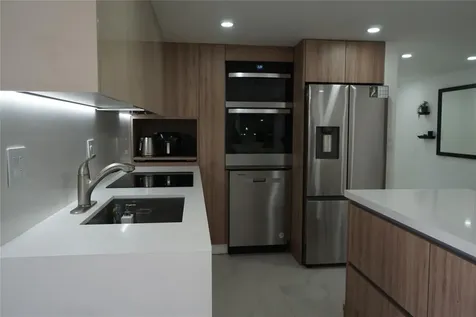 6941 Carlyle Avenue Miami Beach FL 33141