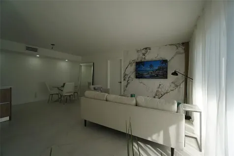 6941 Carlyle Avenue Miami Beach FL 33141