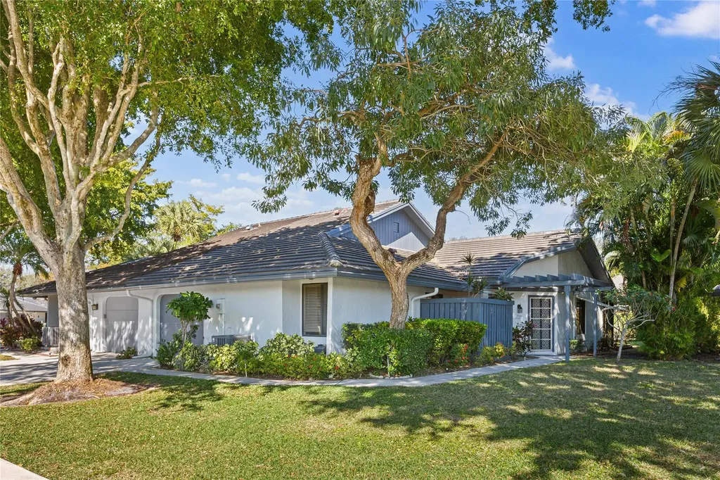 5051 Pine Drive Boynton Beach FL 33437