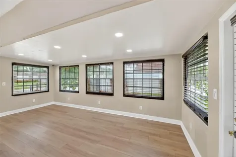 7527 SW 7th Place North Lauderdale FL 33068