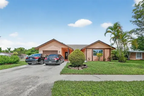 7527 SW 7th Place North Lauderdale FL 33068