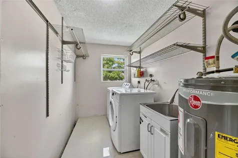 7527 SW 7th Place North Lauderdale FL 33068