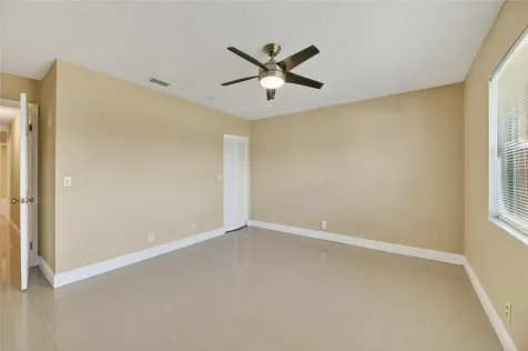 7527 SW 7th Place North Lauderdale FL 33068