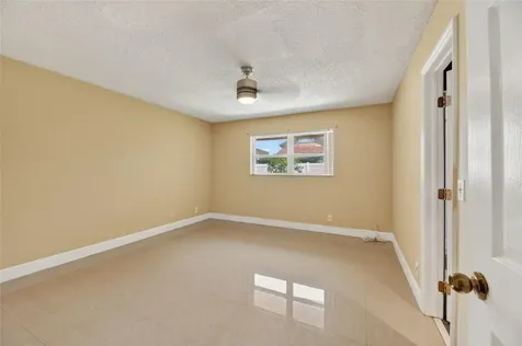 7527 SW 7th Place North Lauderdale FL 33068
