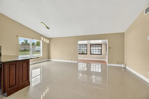 7527 SW 7th Place North Lauderdale FL 33068