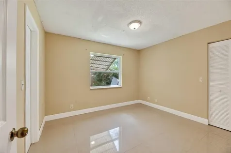 7527 SW 7th Place North Lauderdale FL 33068
