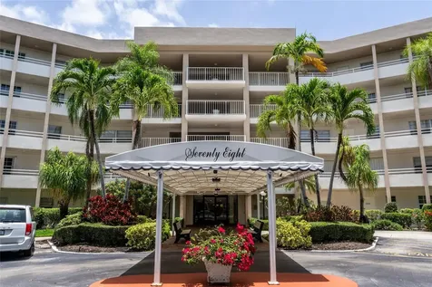 3960 Oaks Clubhouse Drive Pompano Beach FL 33069