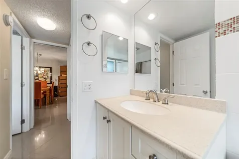 3960 Oaks Clubhouse Drive Pompano Beach FL 33069