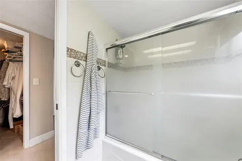 3960 Oaks Clubhouse Drive Pompano Beach FL 33069