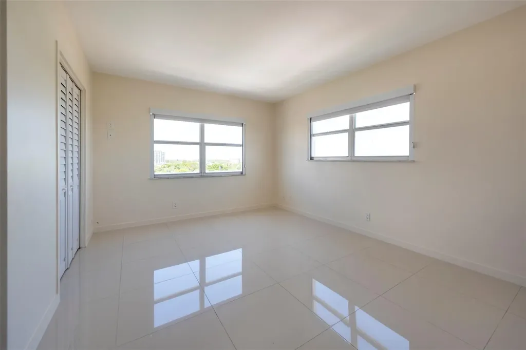 2555 NE 11th Street Fort Lauderdale FL 33304