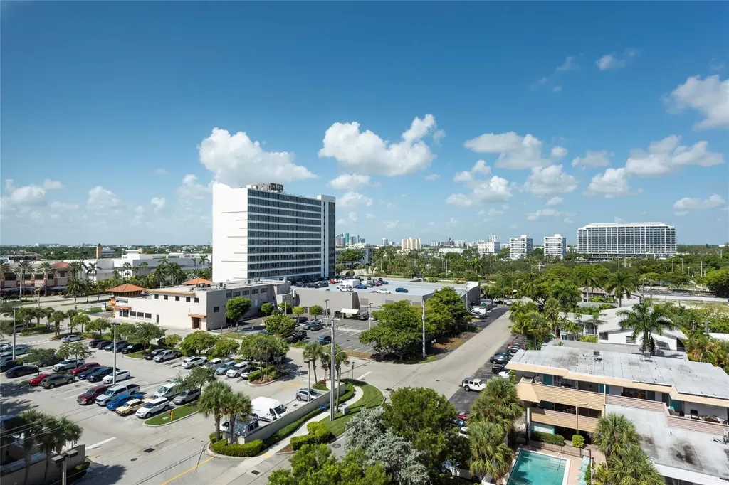 2555 NE 11th Street Fort Lauderdale FL 33304