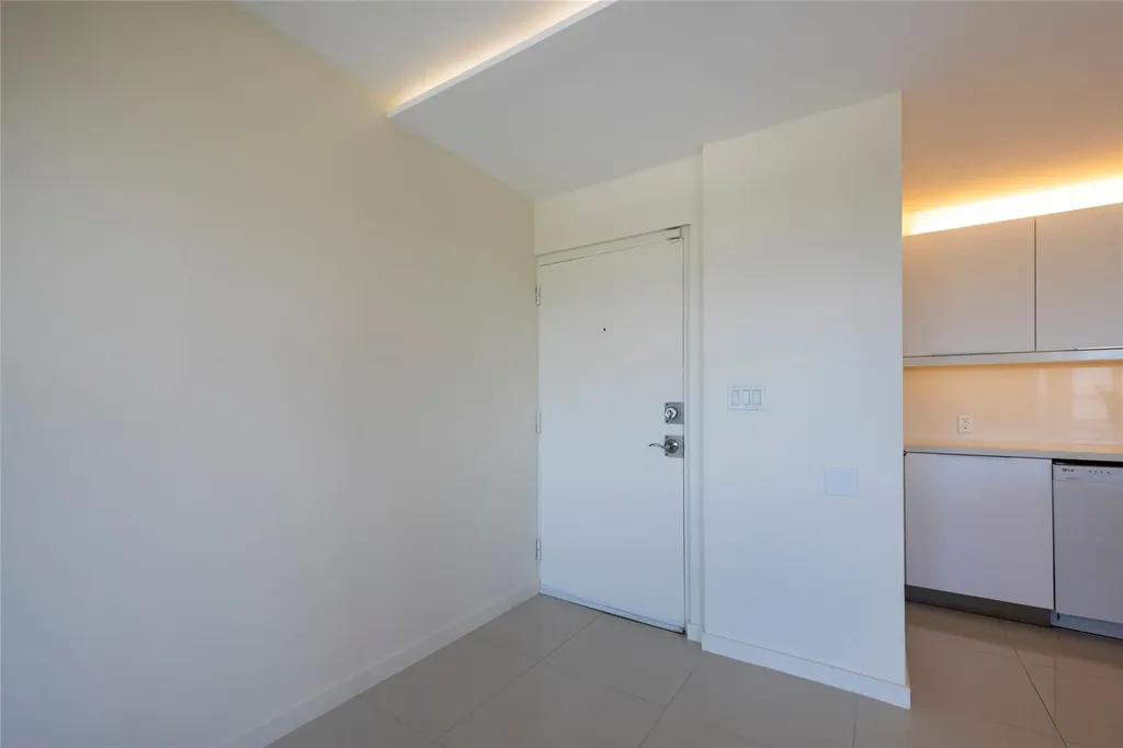 2555 NE 11th Street Fort Lauderdale FL 33304