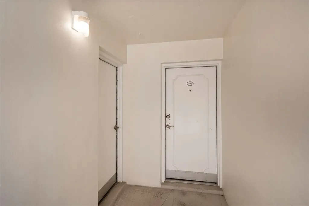 2555 NE 11th Street Fort Lauderdale FL 33304