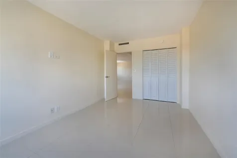 2555 NE 11th Street Fort Lauderdale FL 33304
