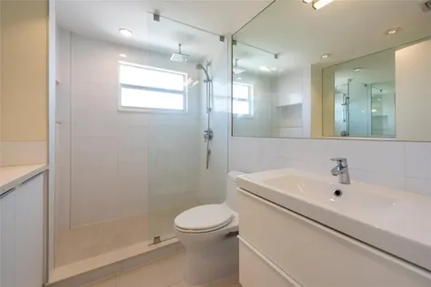 2555 NE 11th Street Fort Lauderdale FL 33304