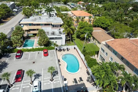 2555 NE 11th Street Fort Lauderdale FL 33304
