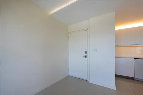 2555 NE 11th Street Fort Lauderdale FL 33304
