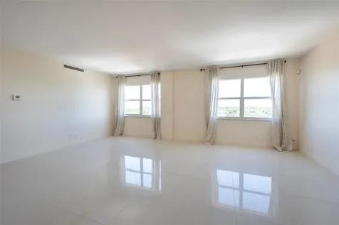 2555 NE 11th Street Fort Lauderdale FL 33304