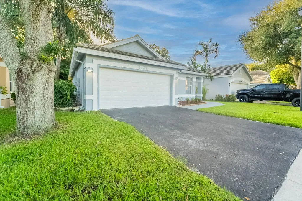 9220 Arborwood Circle Davie FL 33328