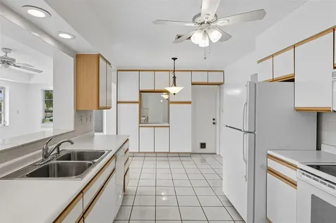 6800 NW 74th Place Tamarac FL 33321
