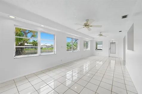6800 NW 74th Place Tamarac FL 33321