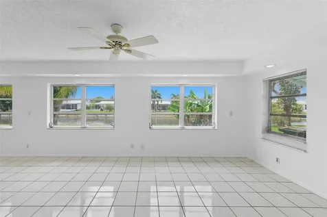 6800 NW 74th Place Tamarac FL 33321