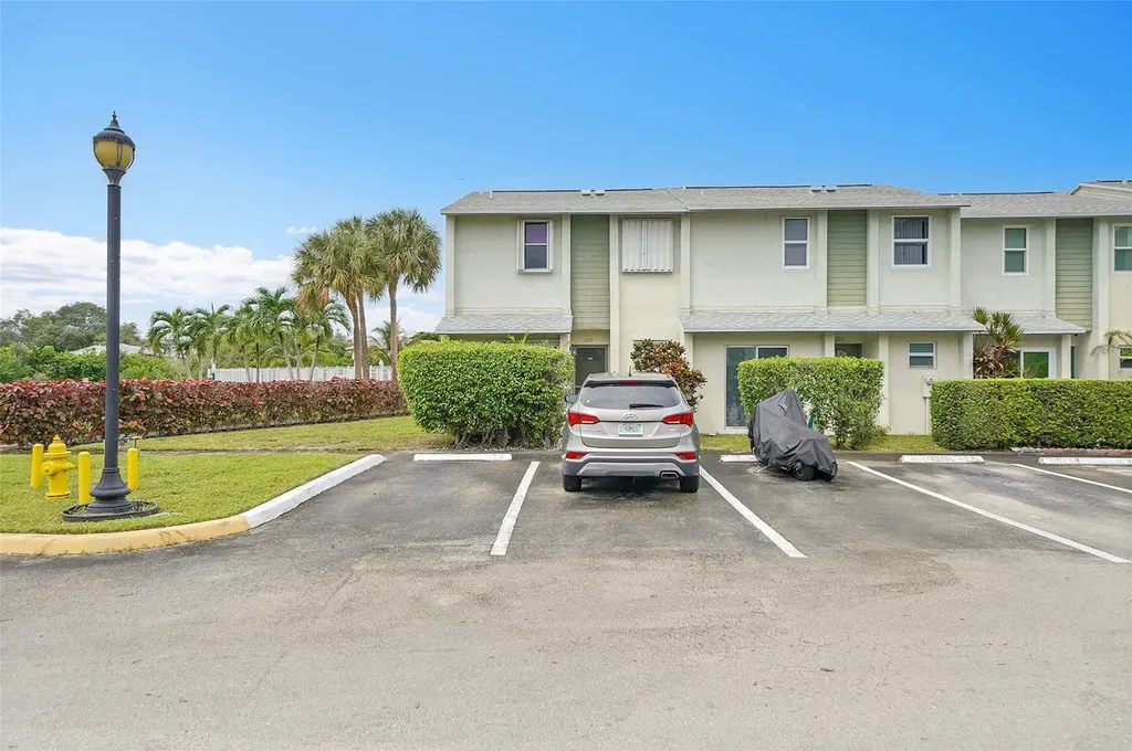 809 Crystal Lake Drive Deerfield Beach FL 33064