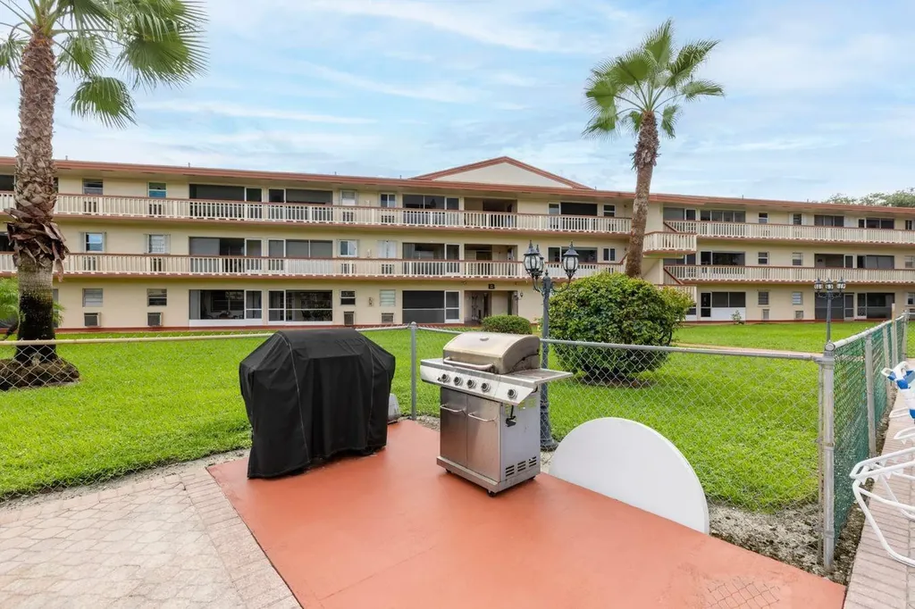 5300 Washington Street Hollywood FL 33021