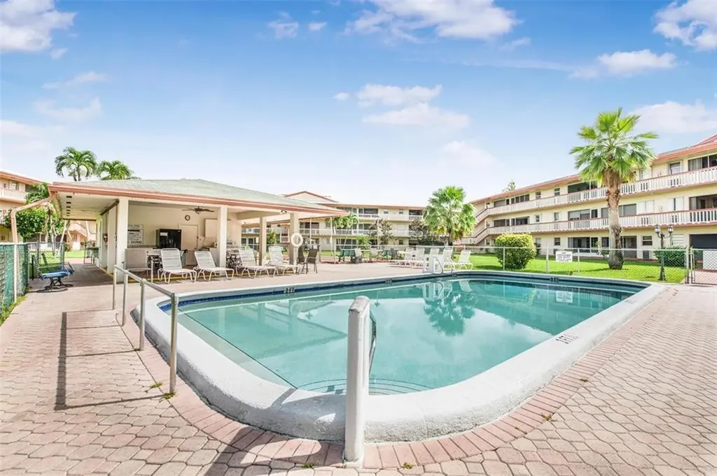 5300 Washington Street Hollywood FL 33021