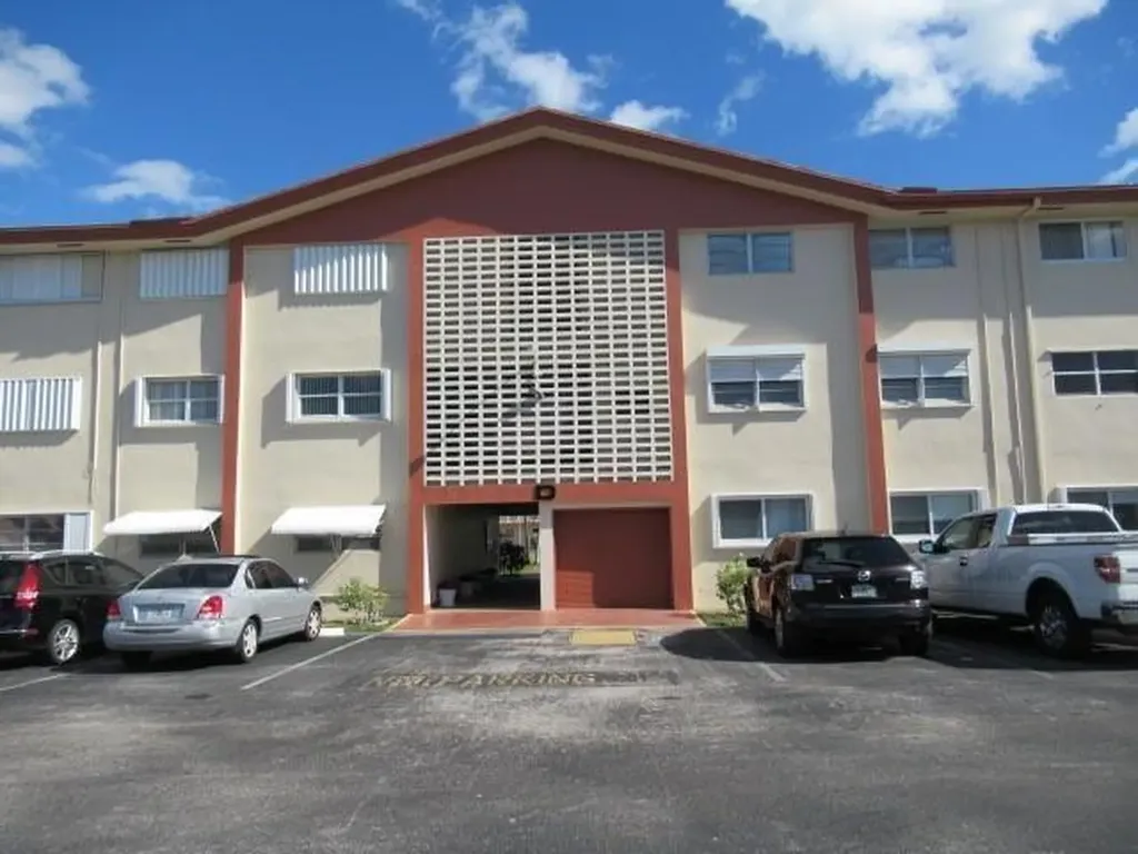 5300 Washington Street Hollywood FL 33021