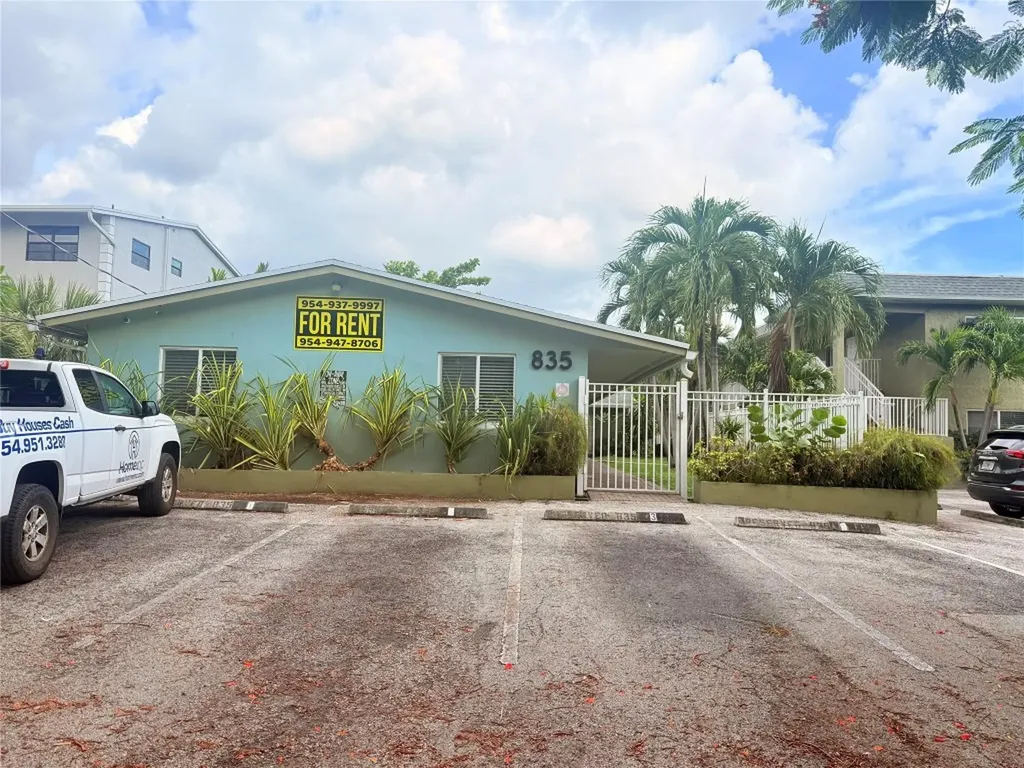 835 NE 18th Court Fort Lauderdale FL 33305
