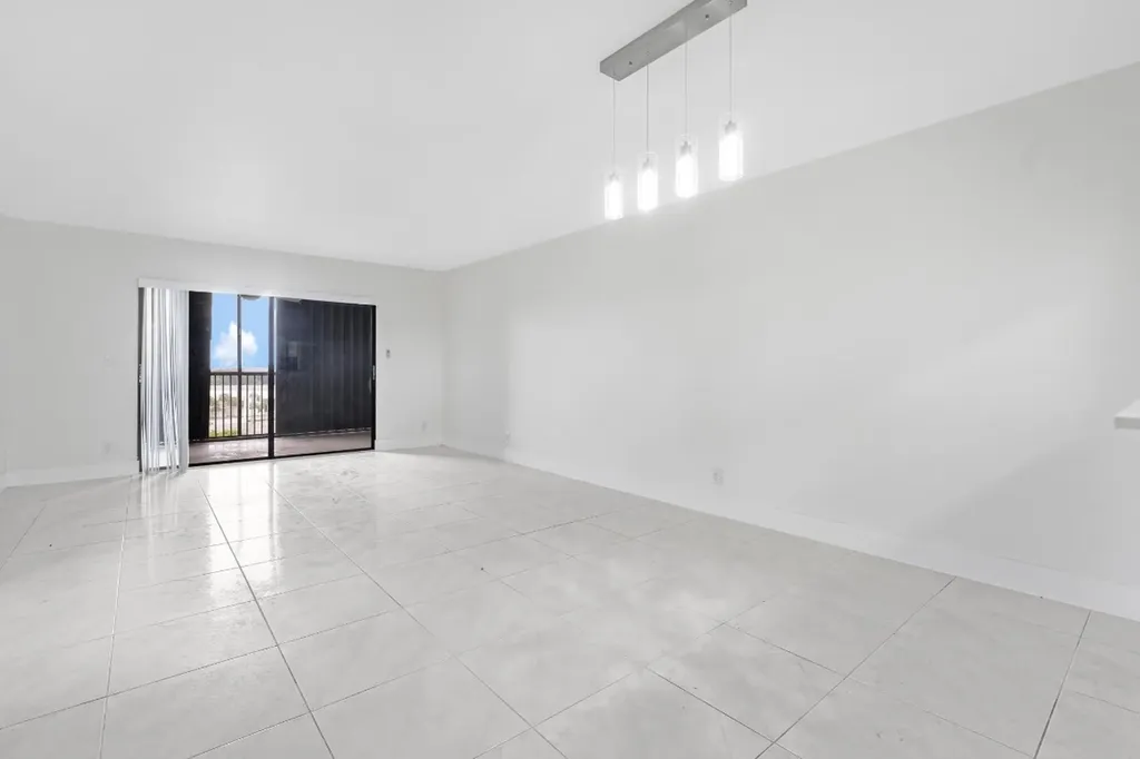 2200 S Cypress Bend Drive Pompano Beach FL 33069