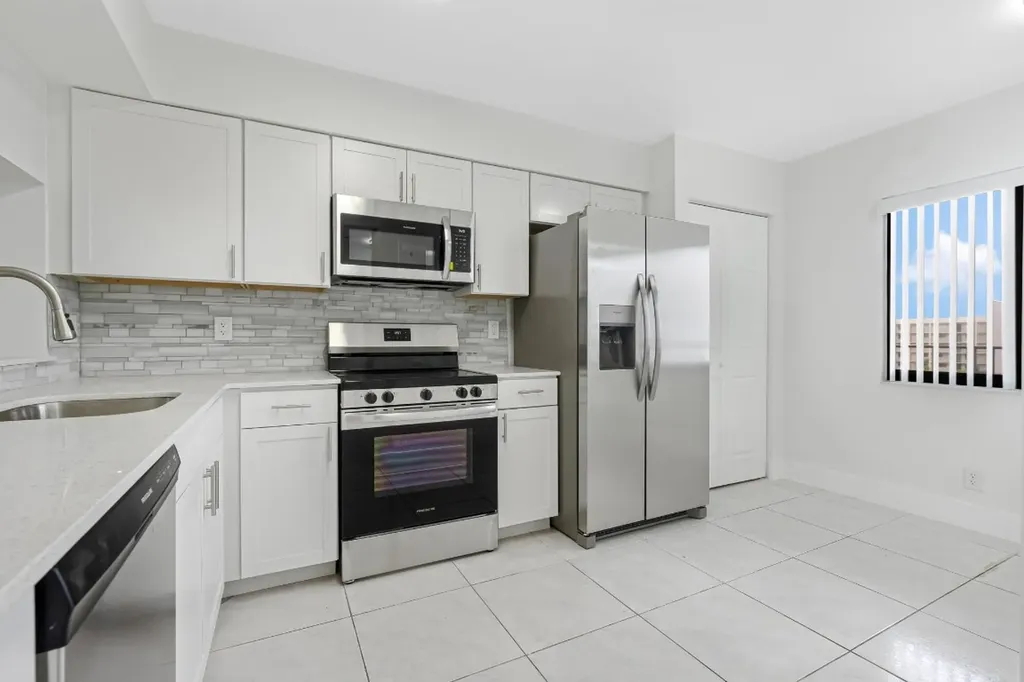 2200 S Cypress Bend Drive Pompano Beach FL 33069