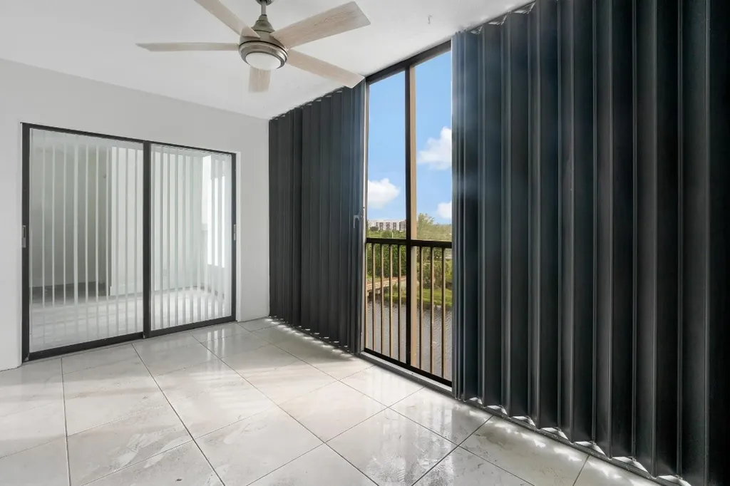2200 S Cypress Bend Drive Pompano Beach FL 33069