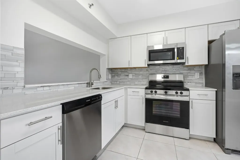 2200 S Cypress Bend Drive Pompano Beach FL 33069