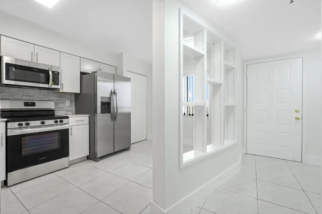 2200 S Cypress Bend Drive Pompano Beach FL 33069